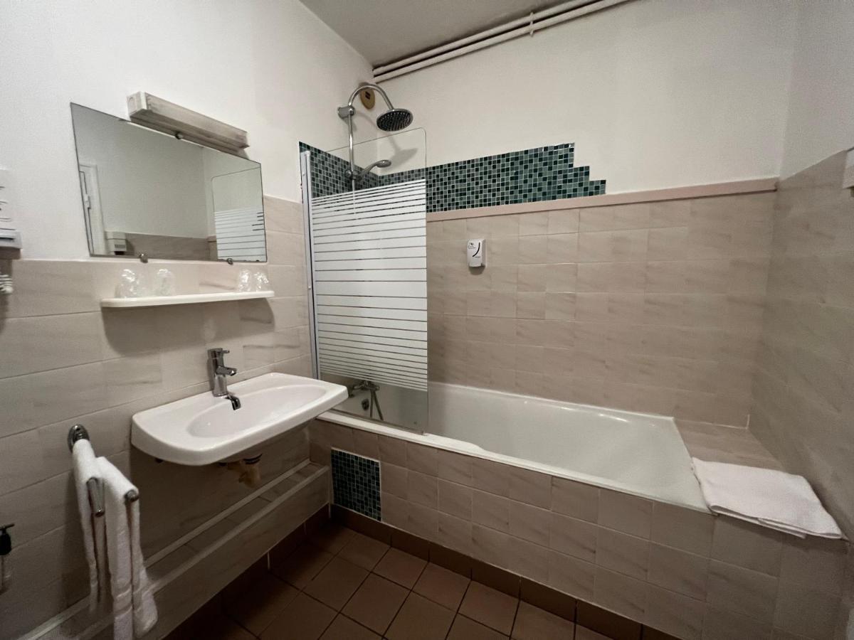 Hotel Les Montois Ceaux Luaran gambar